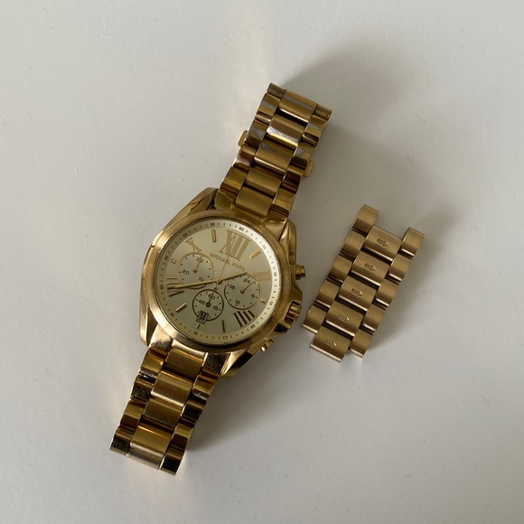 Michael Kors Gold Bradshaw Watch - Picture 1 of 5